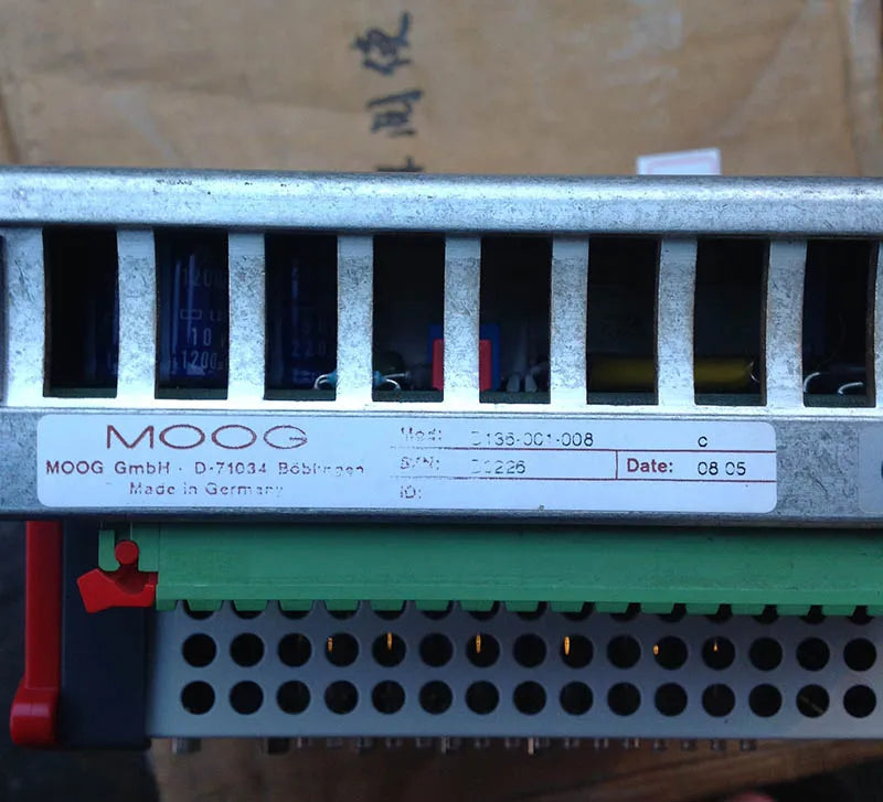 MOOG D136-001-008