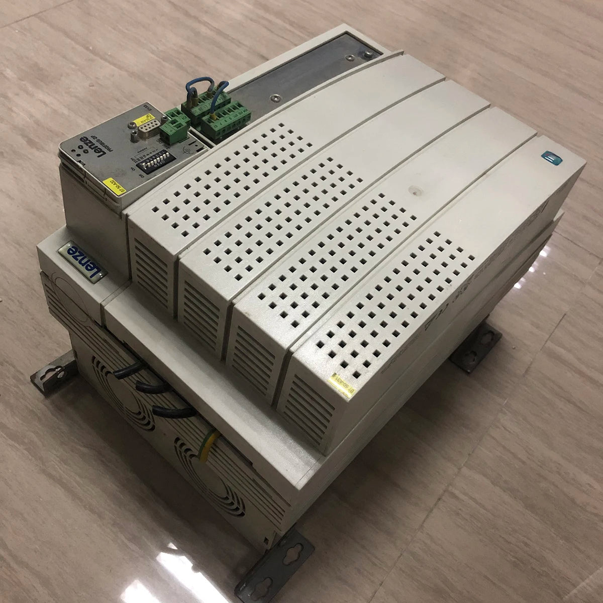 Lenze EVF8221-E 15KW 380V Frequency Converter Used